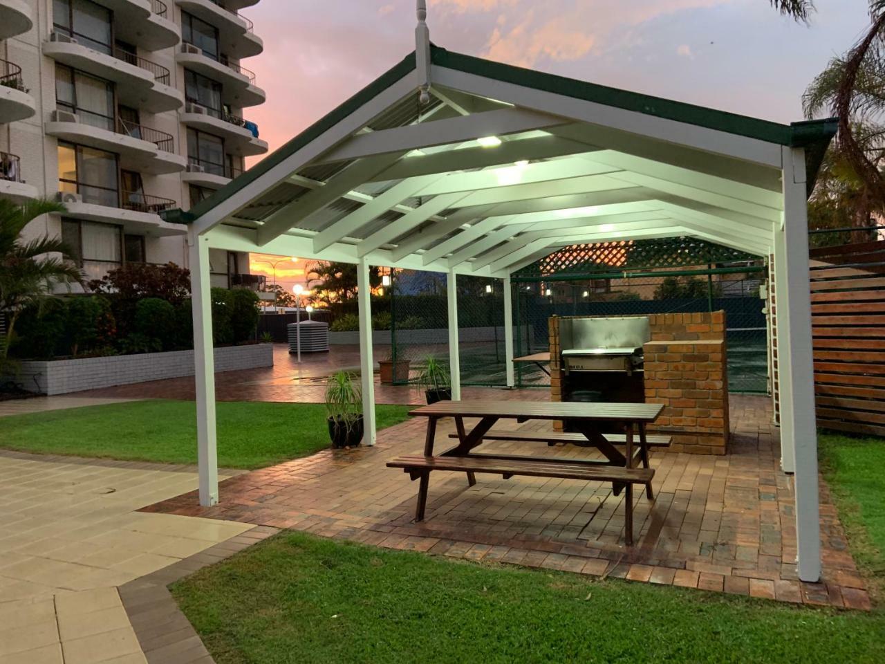 גולד קוסט Burleigh Gardens North Hi-Rise Holiday Apartments מראה חיצוני תמונה